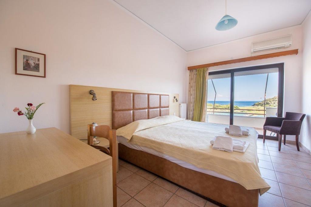 Blue Bay Hotel Charamida Экстерьер фото